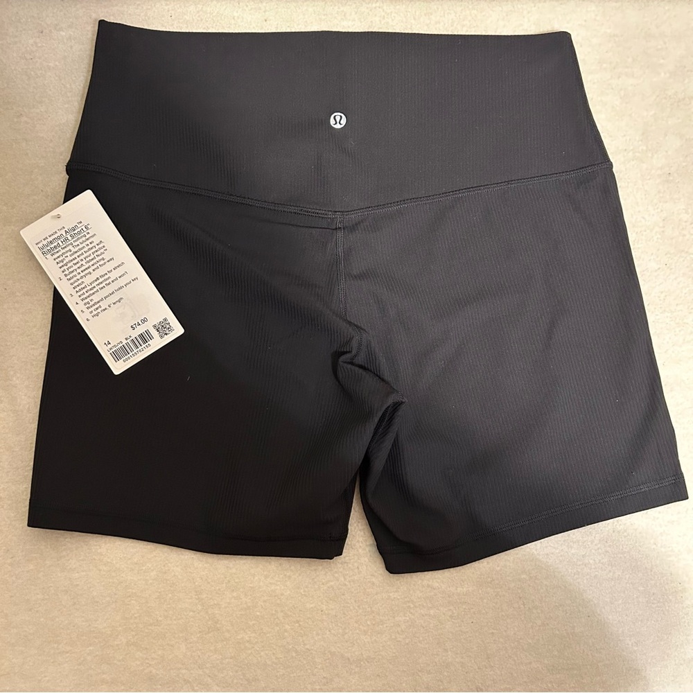 NWT Lululemon Align Hi-Rise Ribbed Short Black Size 14 Activewear Workout - Picture 2 of 10